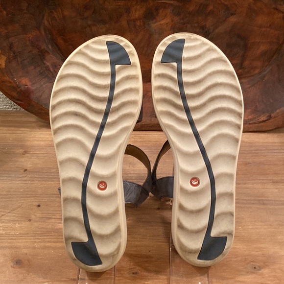Unstructured by Clark’s sandals, size 7 1/2, - Picture 5 of 6